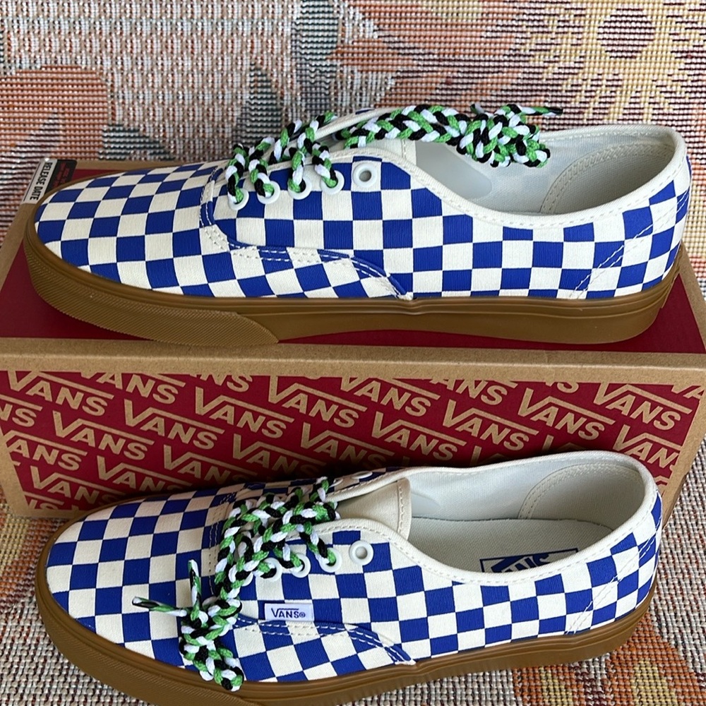 Vans Men’s Authentic
Checkerboard Blue/White
VN0009PVY6Z
Sneakers - Picture 6 of 16